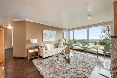 601-6622 Southoaks Crescent  Burnaby, BC V5E 4K2