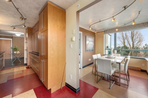 601-6622 Southoaks Crescent, Burnaby, BC 