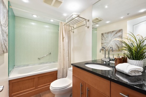 601-6622 Southoaks Crescent, Burnaby, BC 