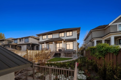 2455 10Th Avenue W, Vancouver, BC 