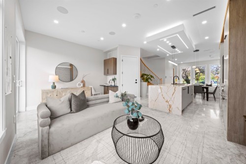 2455 10Th Avenue W, Vancouver, BC 