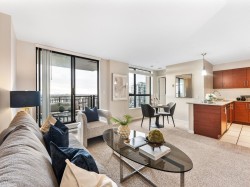 1402-814 Royal Avenue  New Westminster, BC V5Z 1A6