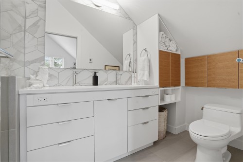 73 27Th Avenue E, Vancouver, BC 