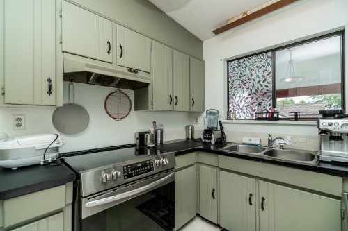 992 Saddle Street, Coquitlam, BC 