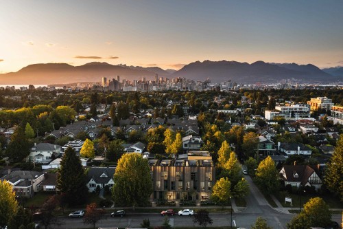 609 28Th Avenue W, Vancouver, BC 