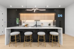 1-3232 38th Avenue W Vancouver, BC V6N 2X6