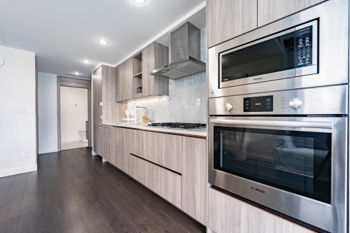 802-4730 Lougheed Highway, Burnaby, BC 