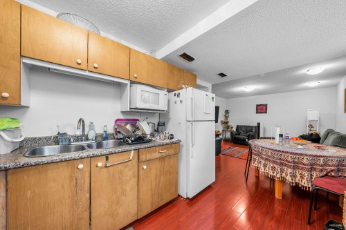 1112 Hansard Crescent, Coquitlam, BC 