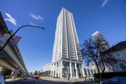 2702-6087 Wilson Avenue  Burnaby, BC V5H 0M1