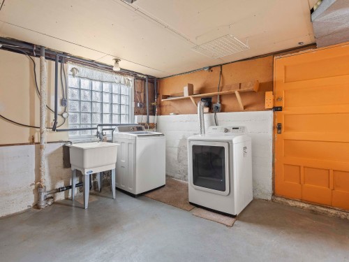 3910 10Th Avenue W, Vancouver, BC 