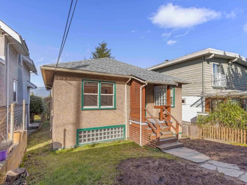 3910 10Th Avenue W, Vancouver, BC 