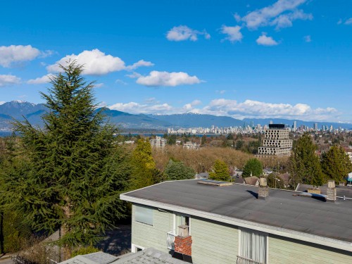 3910 10Th Avenue W, Vancouver, BC 