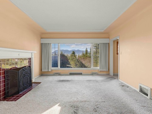 3910 10Th Avenue W, Vancouver, BC 