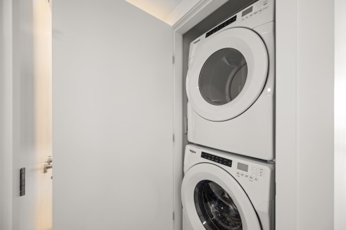 1305-7683 Park Crescent, Burnaby, BC 