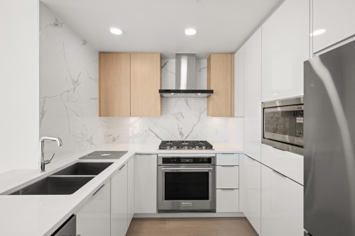 1305-7683 Park Crescent, Burnaby, BC 