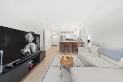 402-1519 Crown Street  Vancouver, BC V7J 1G6