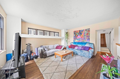 3550 1St Avenue W, Vancouver, BC 