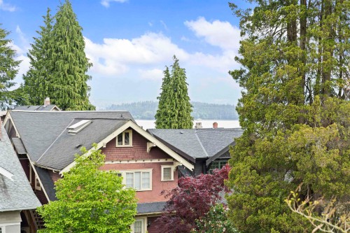 3550 1St Avenue W, Vancouver, BC 