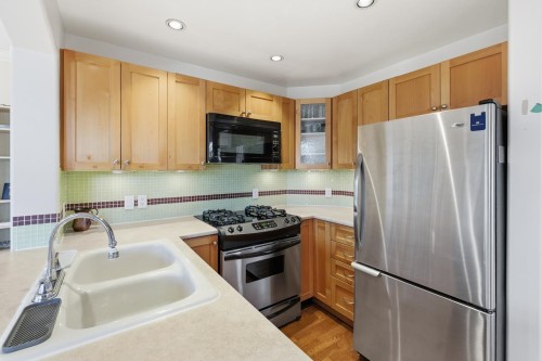 3662 Oak Street, Vancouver, BC 