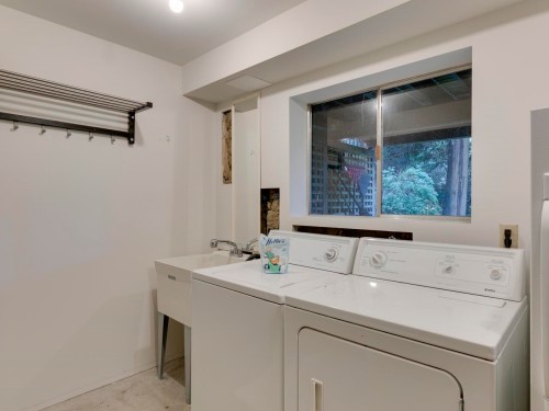 3904 Westridge Avenue, West Vancouver, BC 