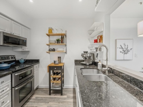 305-1915 Georgia Street E, Vancouver, BC 