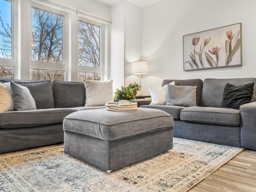 305-1915 Georgia Street E, Vancouver, BC 