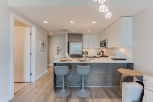 706-2008 Rosser Avenue  Burnaby, BC V5C 0H8