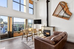 805-22 Cordova Street E Vancouver, BC V6A 4G8