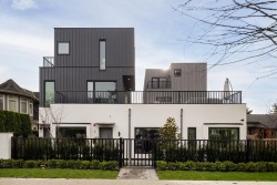 2-950 57th Avenue W Vancouver, BC V6P 1S3