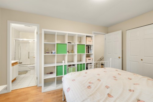 819 70Th Avenue W, Vancouver, BC 