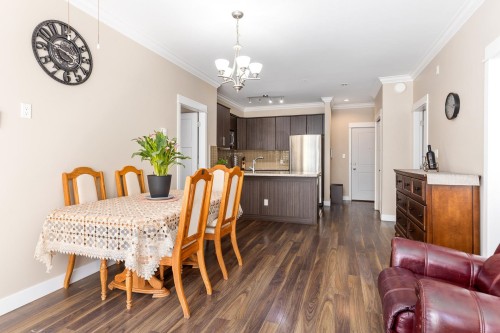 219-6888 Royal Oak Avenue  Burnaby, BC V5J 4J2