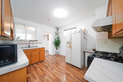 3134 1St Avenue E, Vancouver, BC 