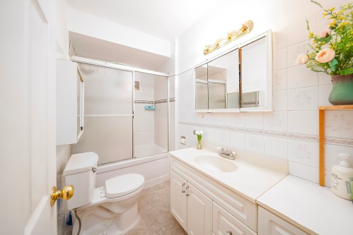 3134 1St Avenue E, Vancouver, BC 