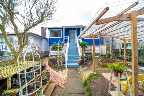 3134 1St Avenue E, Vancouver, BC 