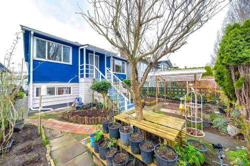 3134 1St Avenue E, Vancouver, BC 