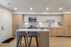 1-1937 Templeton Drive  Vancouver, BC V5N 4V9