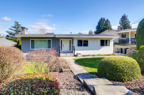 1011 Palmdale Street  Coquitlam, BC V3C 3R3