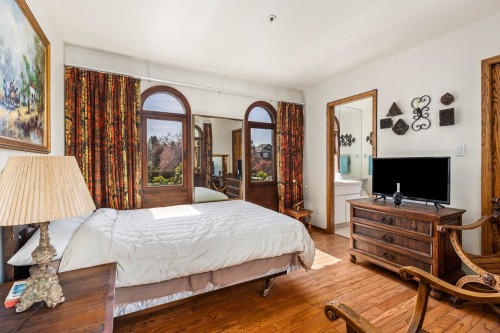 3167 Point Grey Road, Vancouver, BC 