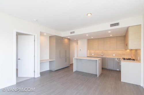 1702-2186 Gilmore Avenue  Burnaby, BC V5C 0N7