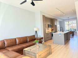 43-3552 Victoria Drive  Coquitlam, BC V3C 3V4