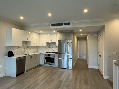 7555 Oak Street, Vancouver, BC 