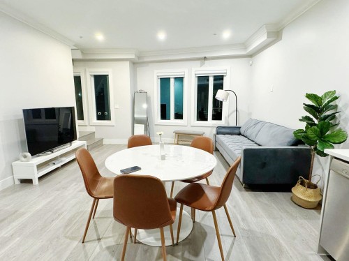 7555 Oak Street, Vancouver, BC 