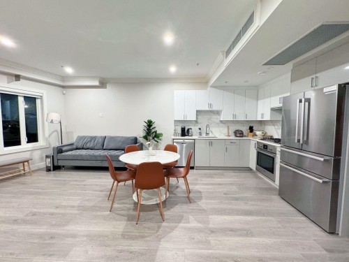 7555 Oak Street, Vancouver, BC 