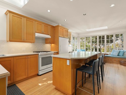 2527 37Th Avenue W, Vancouver, BC 