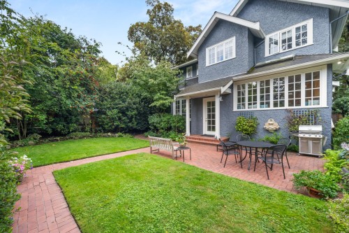 2527 37Th Avenue W, Vancouver, BC 