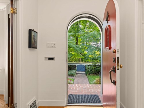 2527 37Th Avenue W, Vancouver, BC 