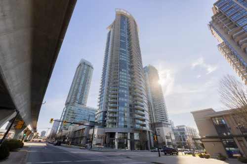 3204-2008 Rosser Avenue  Burnaby, BC V5C 0H8