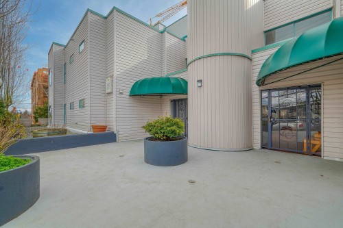 203-5550 14B Avenue, Delta, BC 