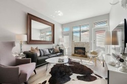 D-136 4th Street W North Vancouver, BC V7M 1H5