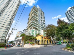 905-1221 Bidwell Street  Vancouver, BC V6G 0B1